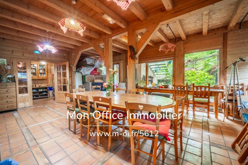 Châlet - 529 m² - 10 pièces