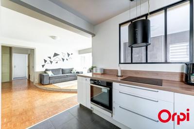 Appartement - 94 m² - 5 pièces