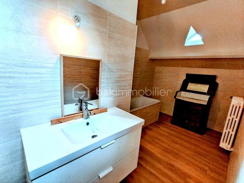 Maison - 192 m² - 6 pièces