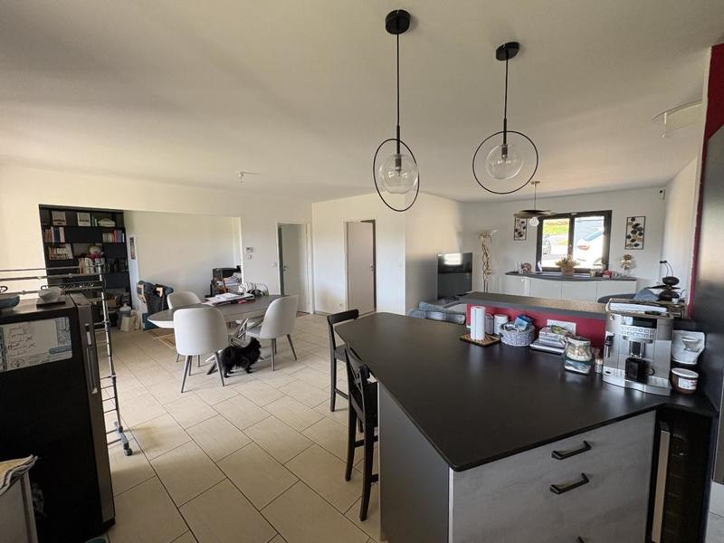 Maison - 123 m² - 7 pièces