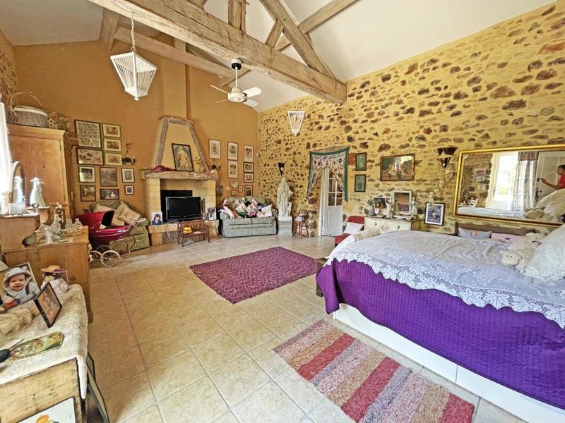 Maison - 287 m² - 7 pièces