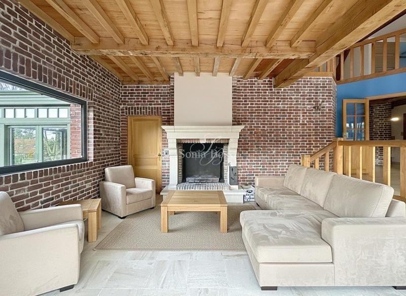 Maison - 270 m² - 10 pièces