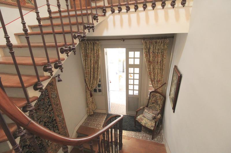 Maison ancienne - 240 m² - 10 pièces