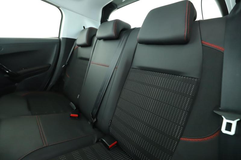 Peugeot 208 1.5 Blue-HDi Gt Line 5p 100 ch