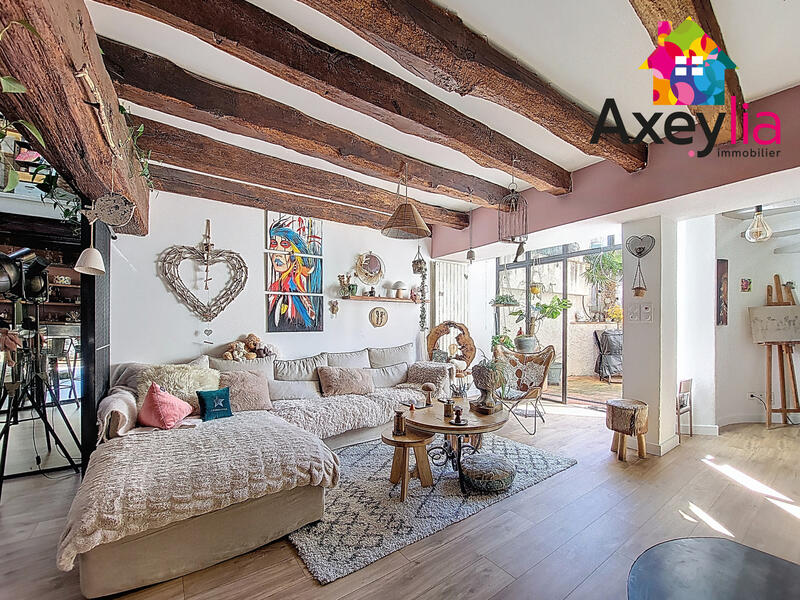 Maison - 402 m² - 10 pièces