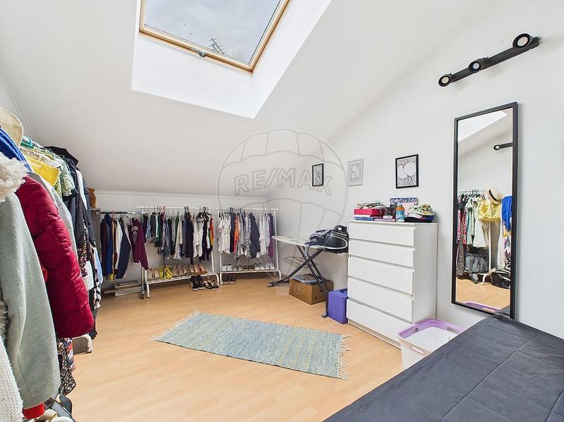 Maison - 233 m² - 8 pièces