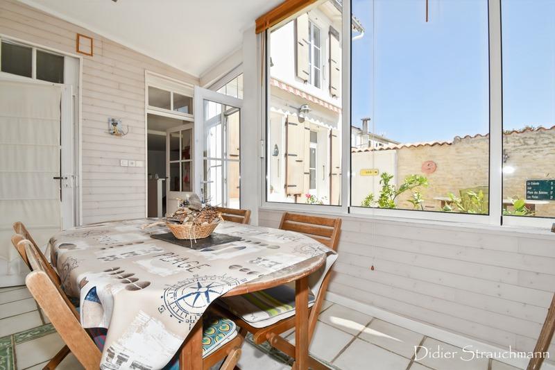 Maison - 206 m² - 7 pièces