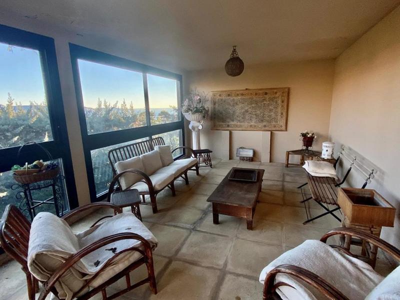 Villa - 300 m² - 6 pièces