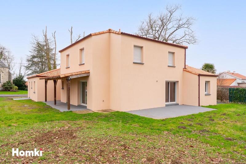 Maison - 215 m² - 8 pièces