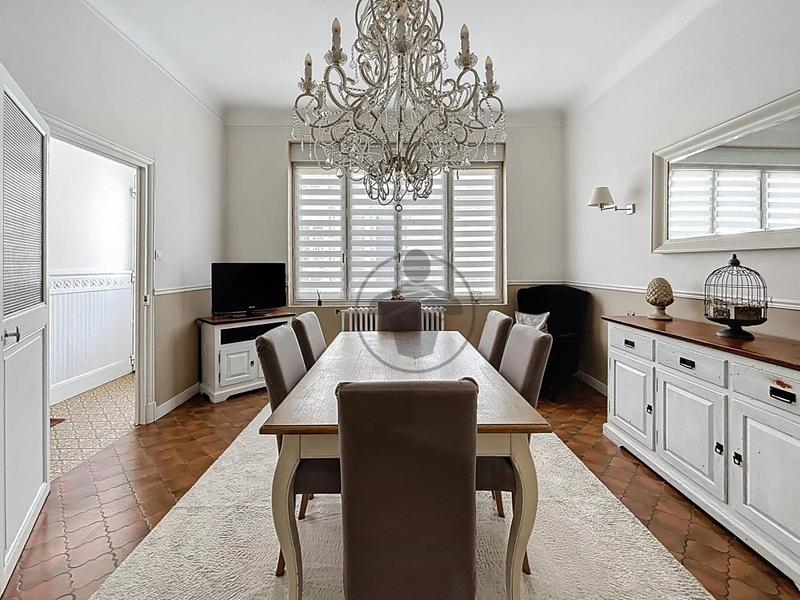 Maison - 161 m² - 7 pièces