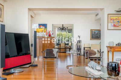 Appartement - 230 m² - 6 pièces