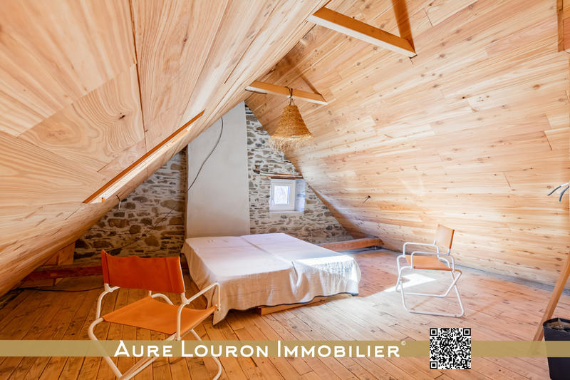 Propriété - 144 m² - 6 pièces