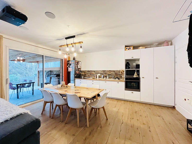 Maison - 92 m² - 5 pièces