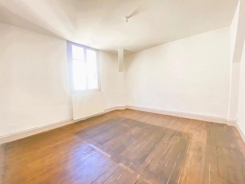 Maison - 215 m² - 11 pièces