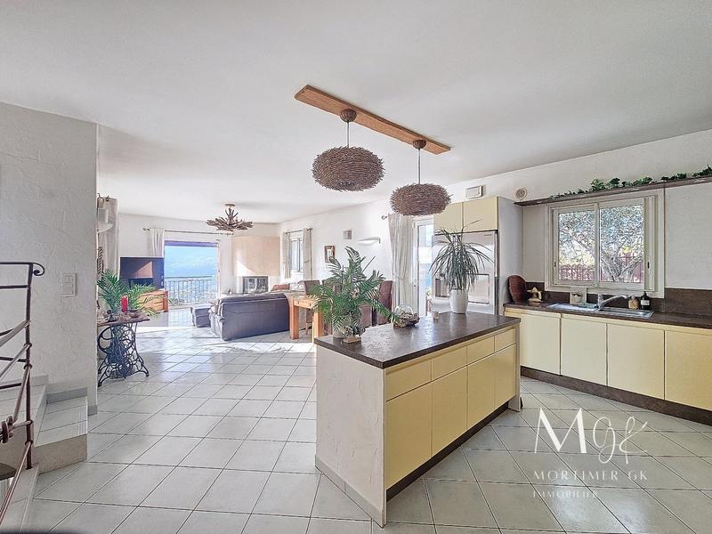 Maison - 130 m² - 6 pièces