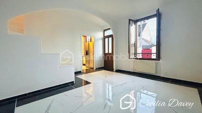 Maison de ville - 70 m² - 4 pièces