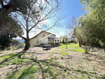 Maison traditionnelle - 134 m² - 5 pièces