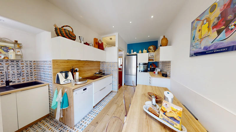 Appartement - 99 m² - 4 pièces