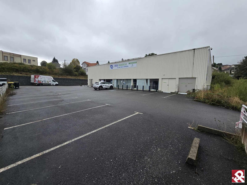 Local commercial - 521 m² - 2 pièces