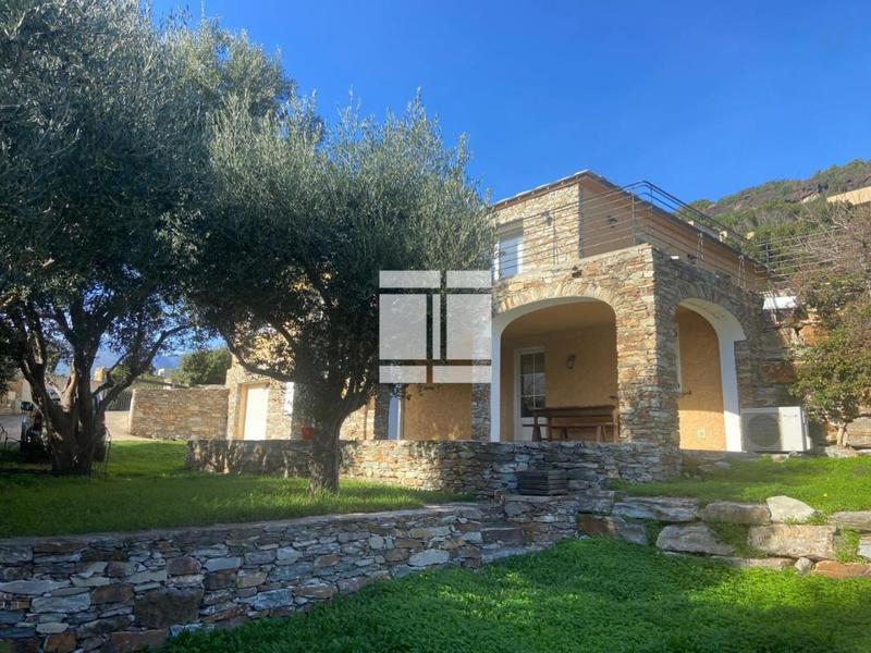 Villa - 200 m² - 8 pièces