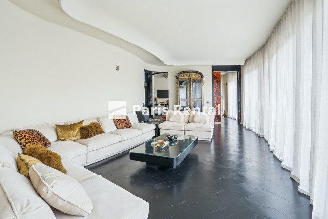 Appartement - 216 m² - 4 pièces