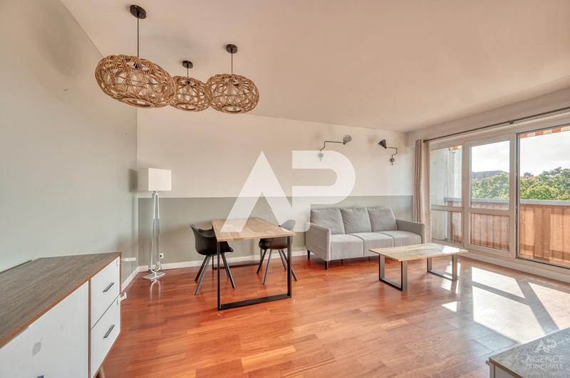 Appartement - 76 m² - 4 pièces