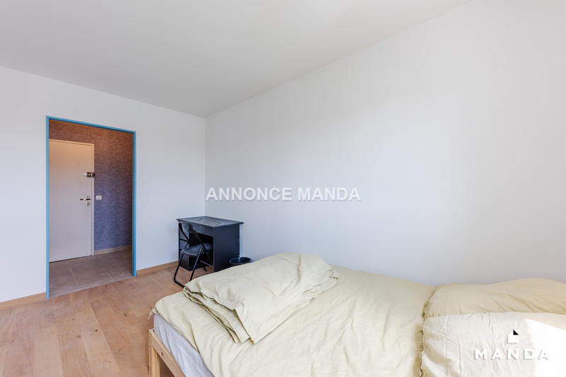 Chambre - 11 m² - 3 pièces