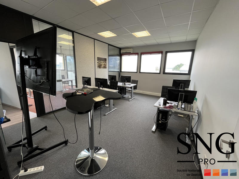 Bureau - 233 m² - 5 pièces