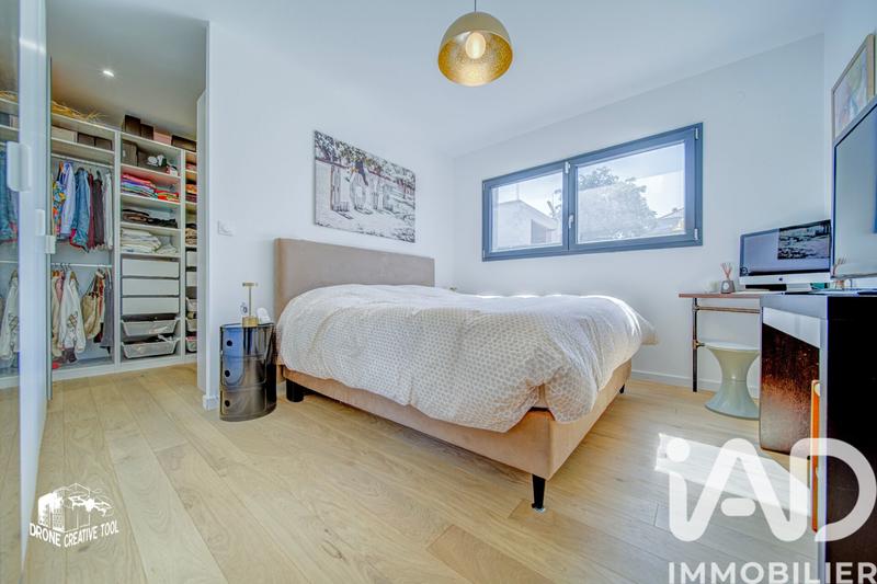 Maison - 181 m² - 7 pièces