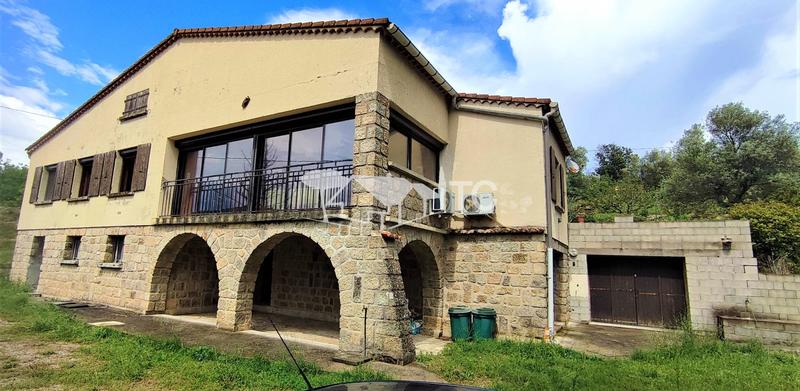 Maison - 174 m² - 4 pièces