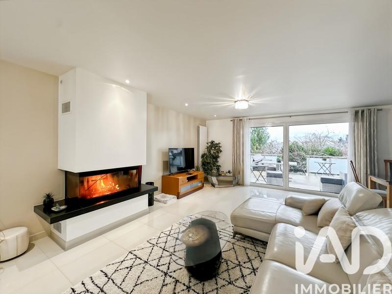 Maison - 270 m² - 8 pièces