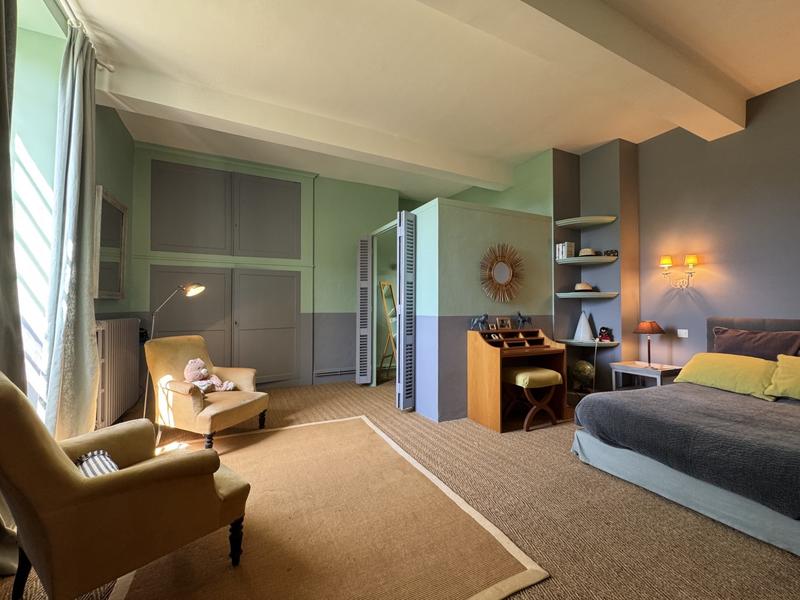 Maison - 398 m² - 12 pièces