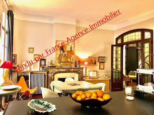 Appartement bourgeois - 162 m² - 6 pièces