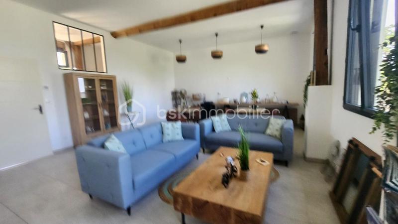 Propriété - 236 m² - 9 pièces