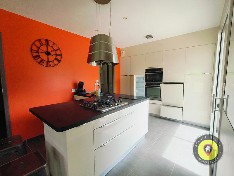 Maison - 136 m² - 5 pièces