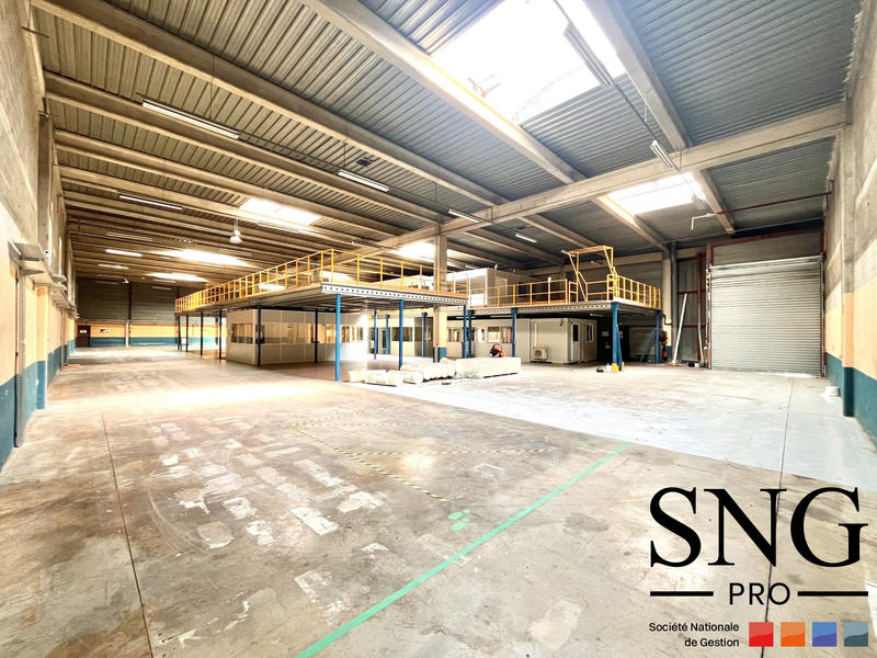 Entrepôt - 1 150 m²