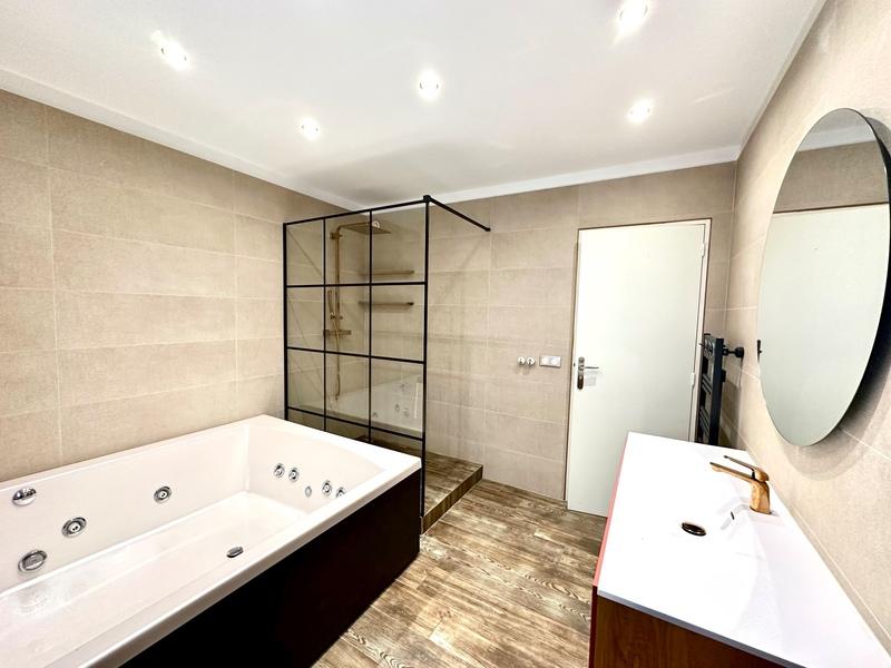 Appartement - 180 m² - 5 pièces