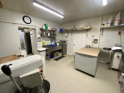 Fonds de commerce - Magasins - 230 m²