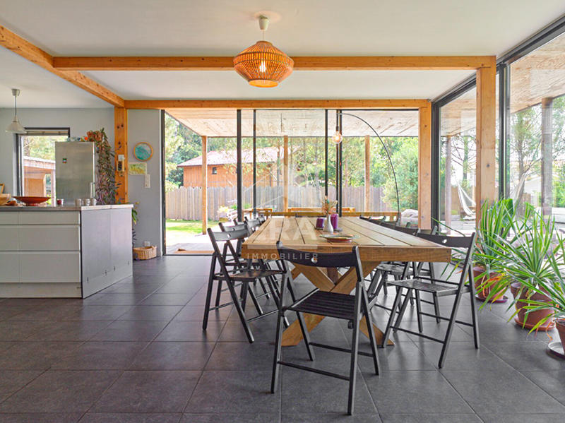 Villa - 250 m² - 7 pièces