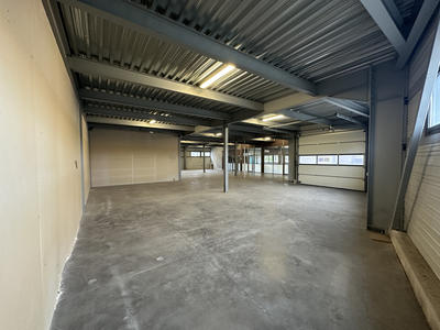Local d'activités - 376 m²