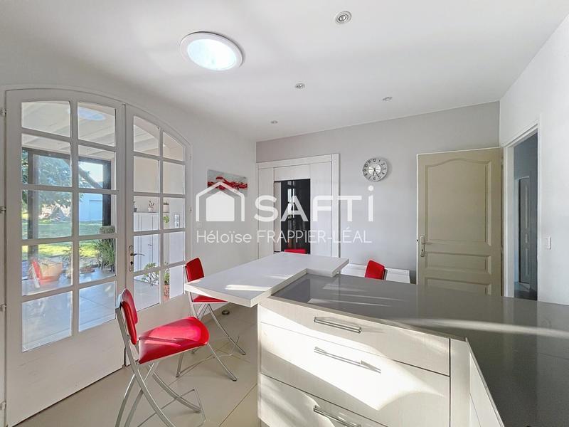 Maison - 138 m² - 5 pièces