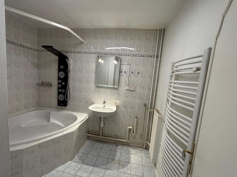 Appartement - 85 m² - 4 pièces