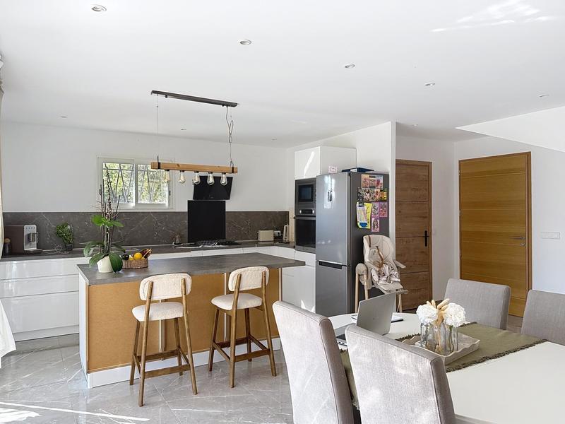 Maison - 122 m² - 5 pièces