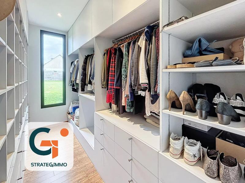 Maison - 240 m² - 7 pièces