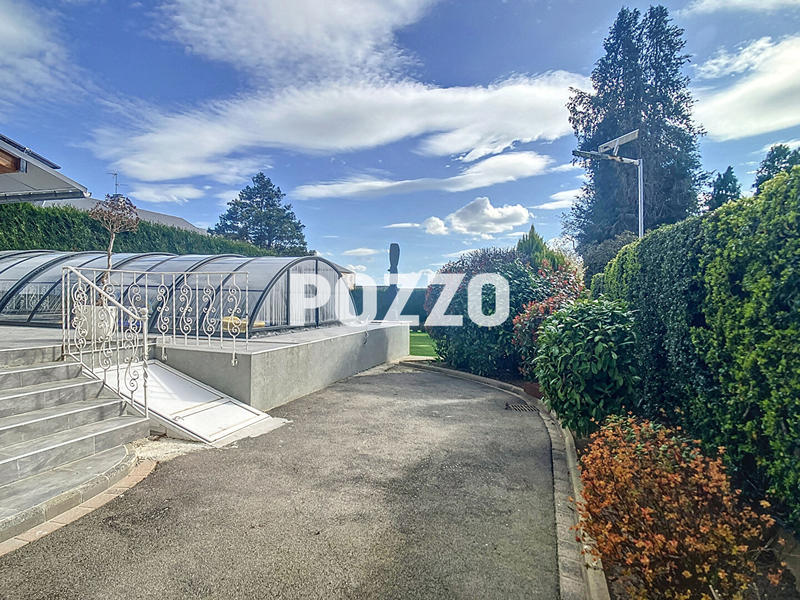 Maison - 207 m² - 8 pièces