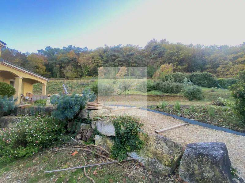 Immeuble - 92 m² - 5 pièces