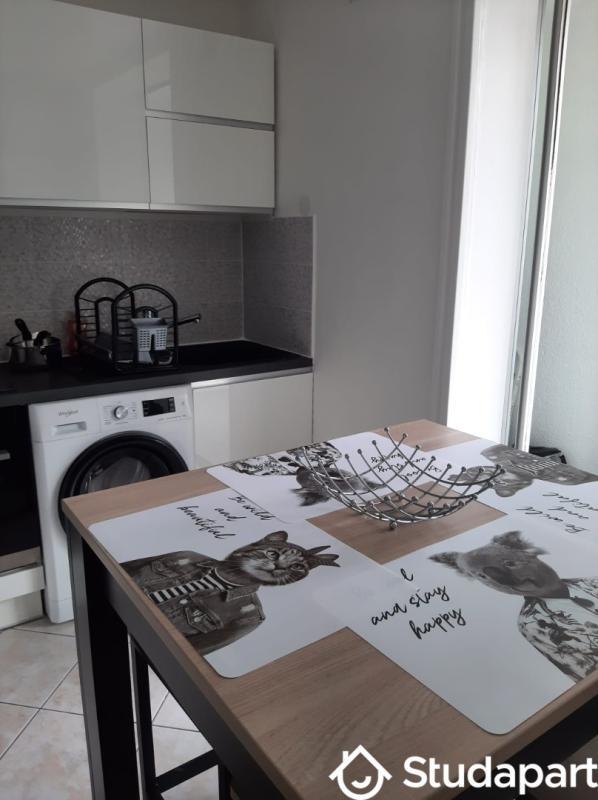 Chambre - 9 m² - 1 pièce