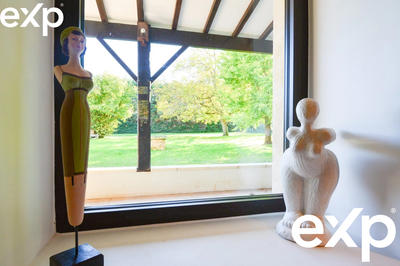 Maison - 300 m² - 9 pièces