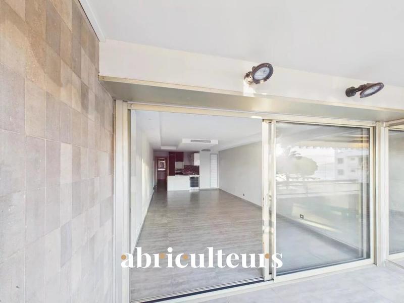 Appartement - 84 m² - 4 pièces