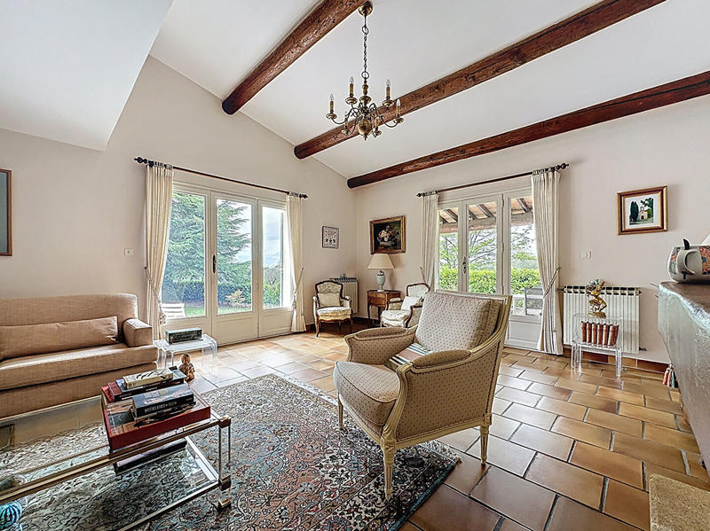 Maison - 200 m² - 7 pièces